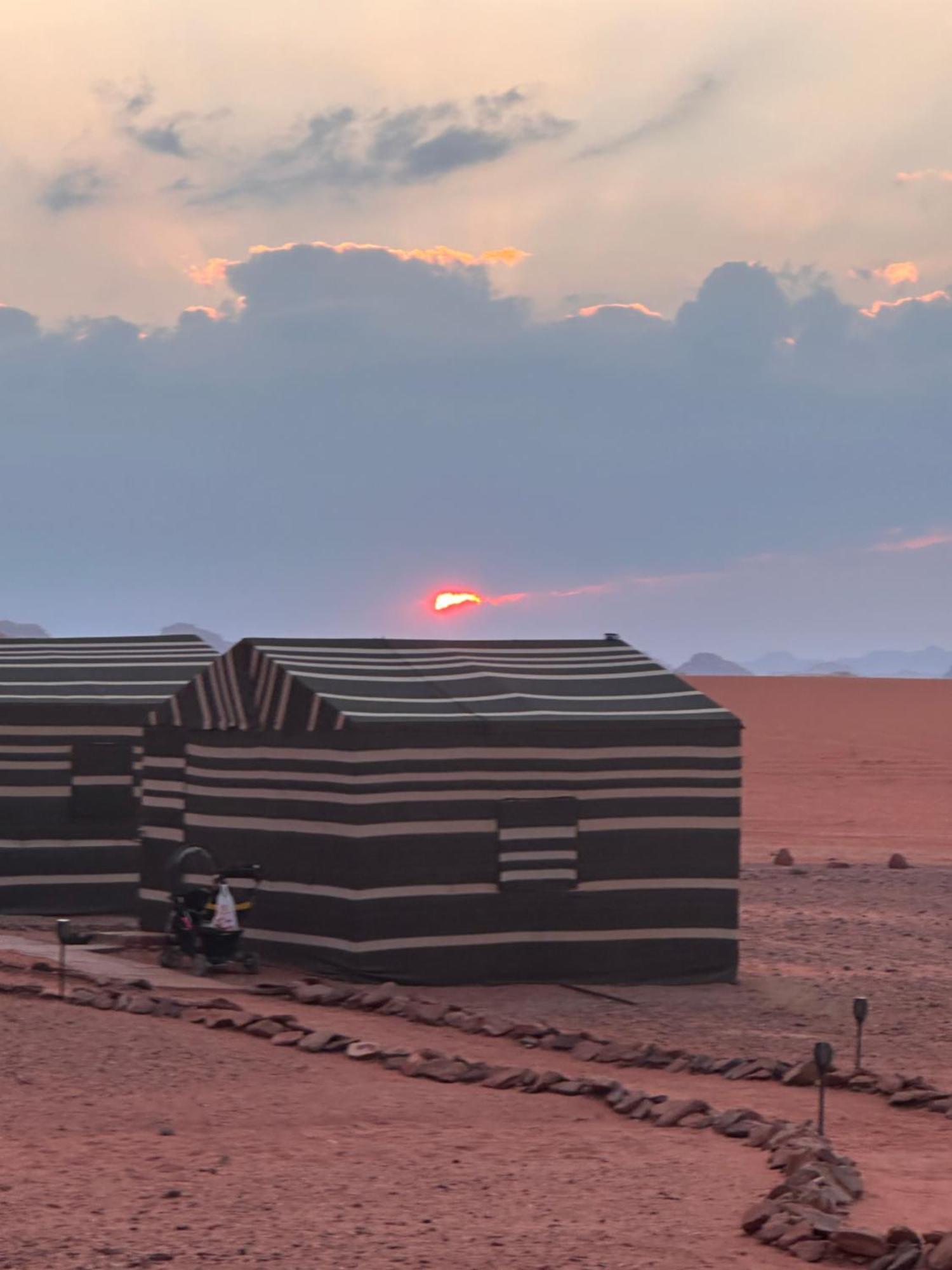 Wadirum Sunset Camp 호텔 와디럼 외부 사진