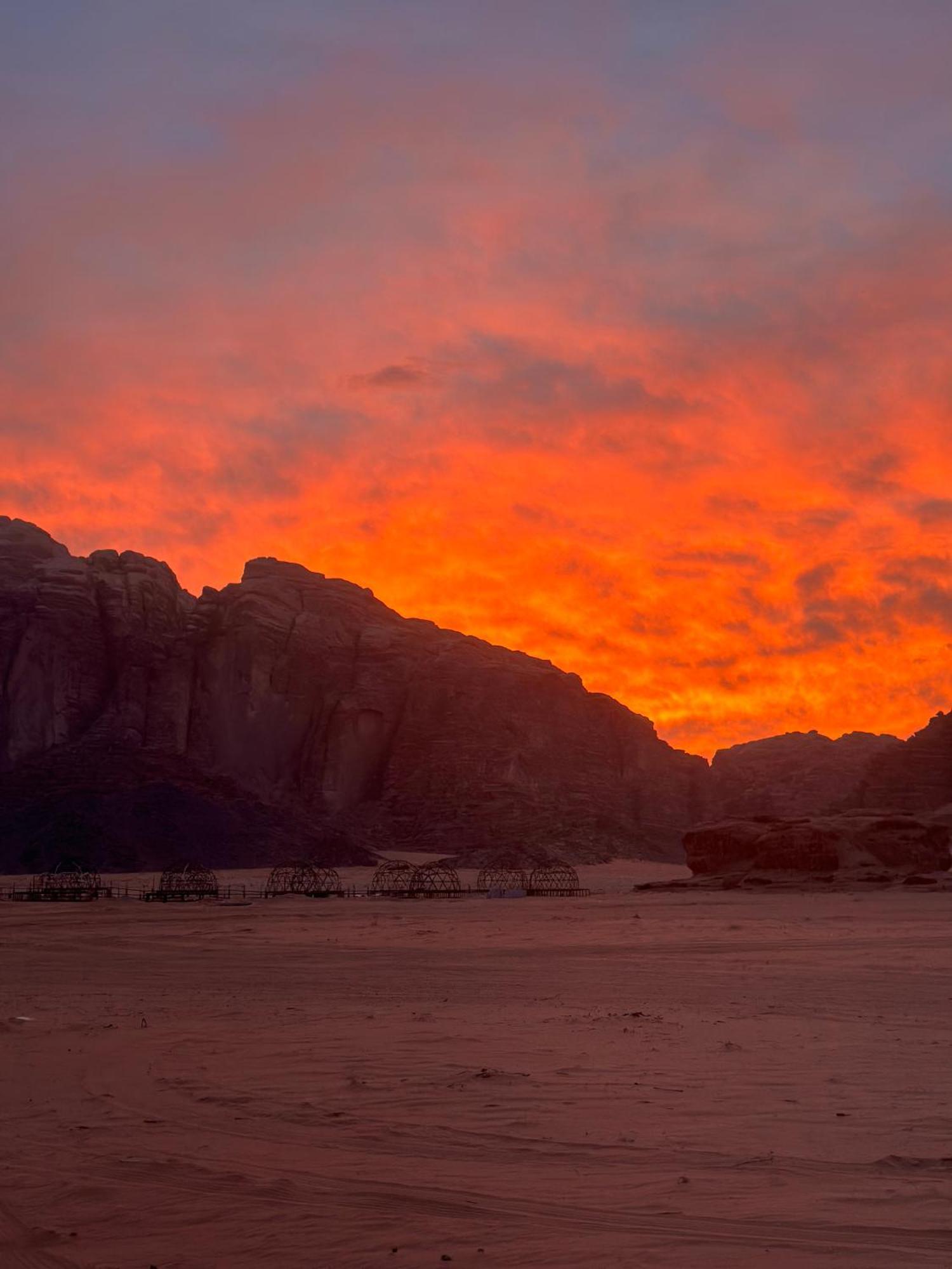 Wadirum Sunset Camp 호텔 와디럼 외부 사진